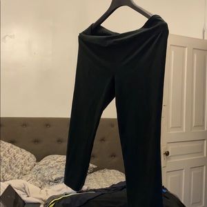 Under Armour Black Capri Leggings
